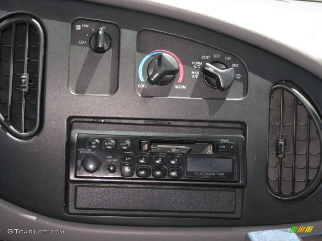 1999 Ford E Series Cutaway E450 Commercial Bus Controls Photo #52413831