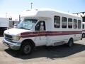 2002 Oxford White Ford E Series Cutaway E450 Commercial Passenger Van  photo #3