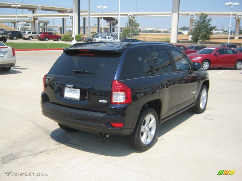 2011 Compass 2.4 Latitude - Blackberry Pearl / Dark Slate Gray photo #5