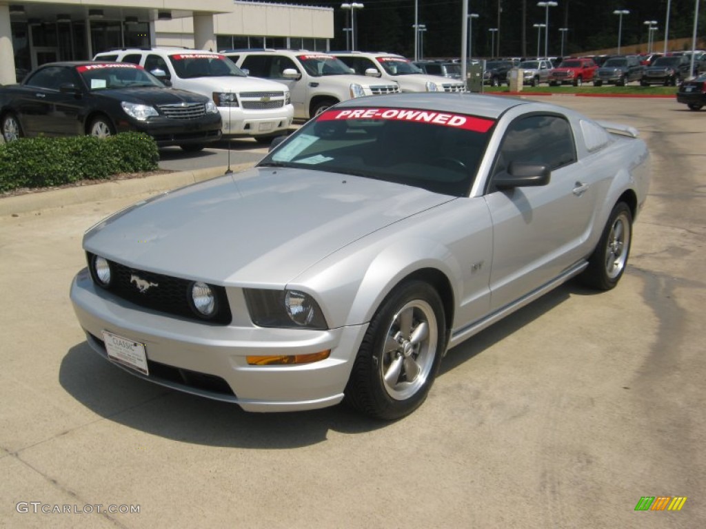 Satin Silver Metallic 2005 Ford Mustang GT Deluxe Coupe Exterior Photo #52420332