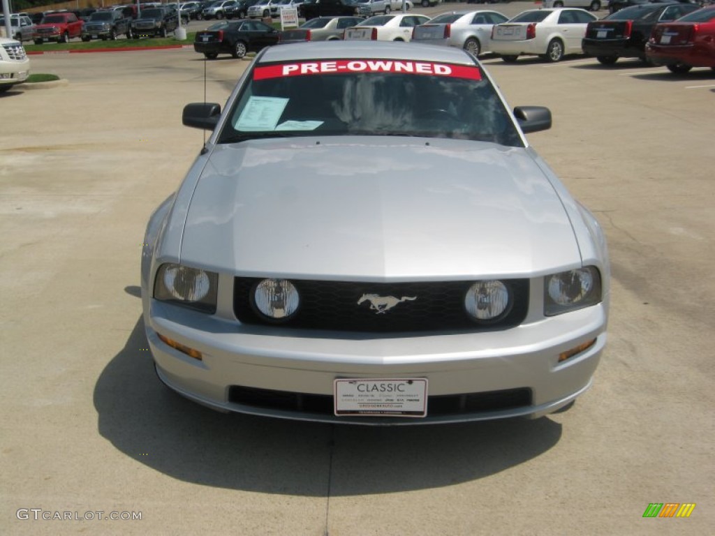 2005 Mustang GT Deluxe Coupe - Satin Silver Metallic / Light Graphite photo #8