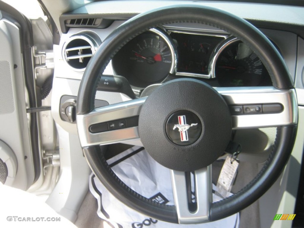 2005 Ford Mustang GT Deluxe Coupe Steering Wheel Photos