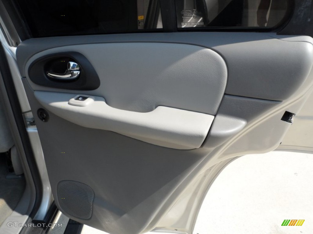 2005 TrailBlazer LS 4x4 - Silverstone Metallic / Light Gray photo #28