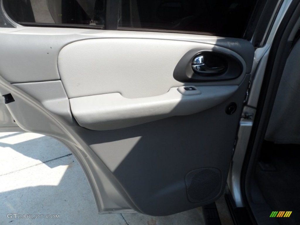 2005 TrailBlazer LS 4x4 - Silverstone Metallic / Light Gray photo #32