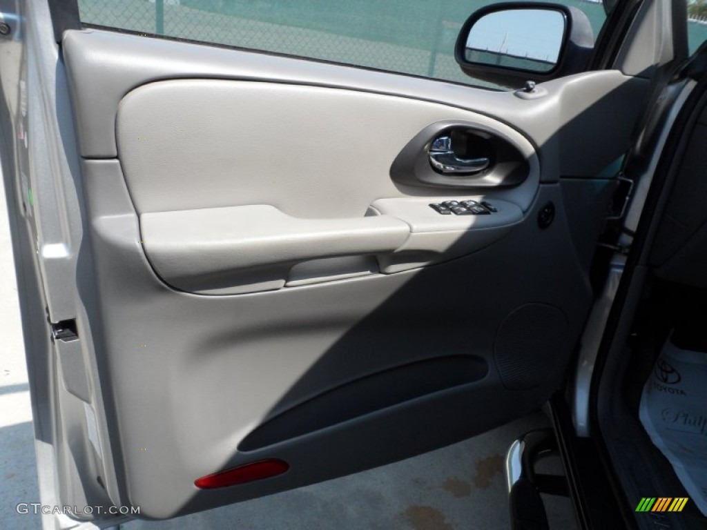 2005 TrailBlazer LS 4x4 - Silverstone Metallic / Light Gray photo #35