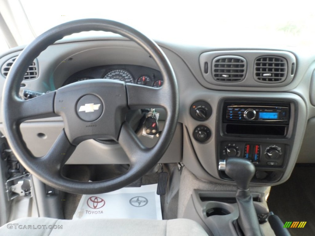 2005 TrailBlazer LS 4x4 - Silverstone Metallic / Light Gray photo #39