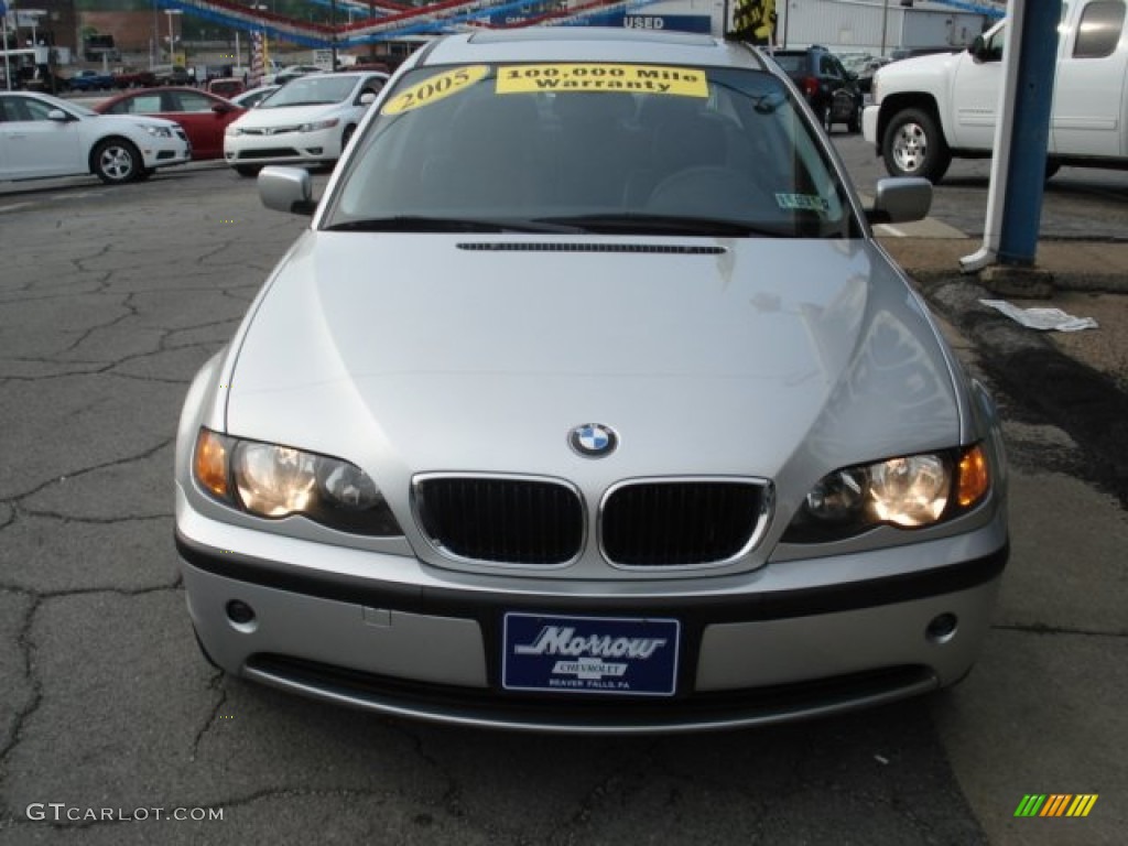 2005 3 Series 325xi Sedan - Titanium Silver Metallic / Black photo #3