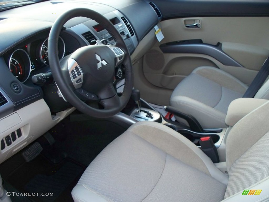 Beige Interior 2011 Mitsubishi Outlander SE AWD Photo #52424979