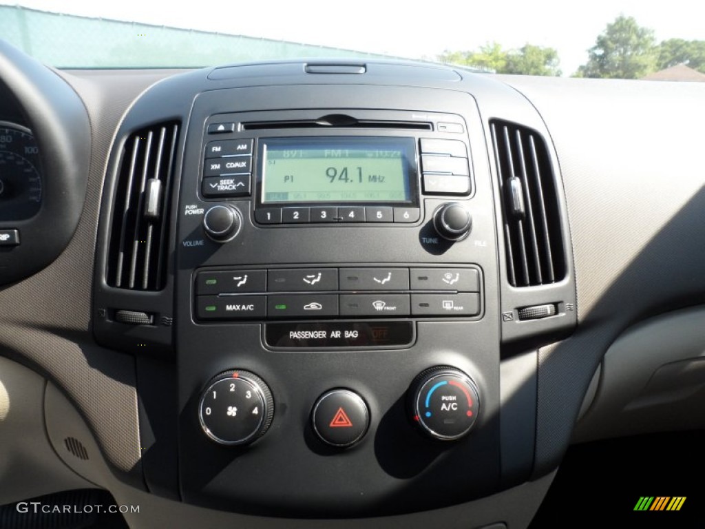 2010 Hyundai Elantra Touring GLS Controls Photo #52425534