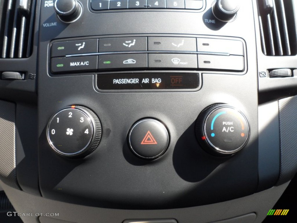 2010 Hyundai Elantra Touring GLS Controls Photo #52425549