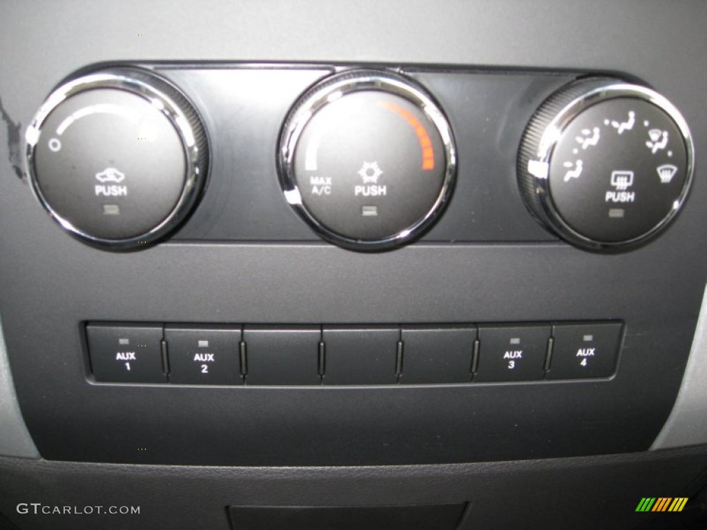 2011 Dodge Ram 5500 HD SLT Crew Cab 4x4 Chassis Controls Photo #52426161