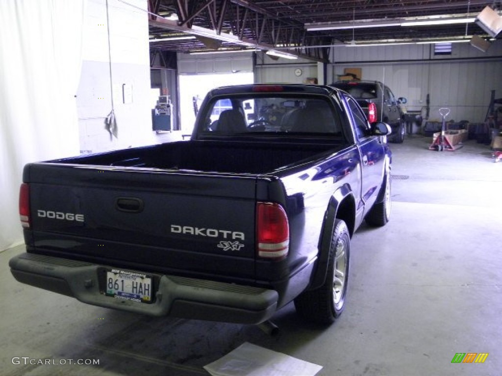 2004 Dakota SXT Regular Cab - Patriot Blue Pearl / Dark Slate Gray photo #15