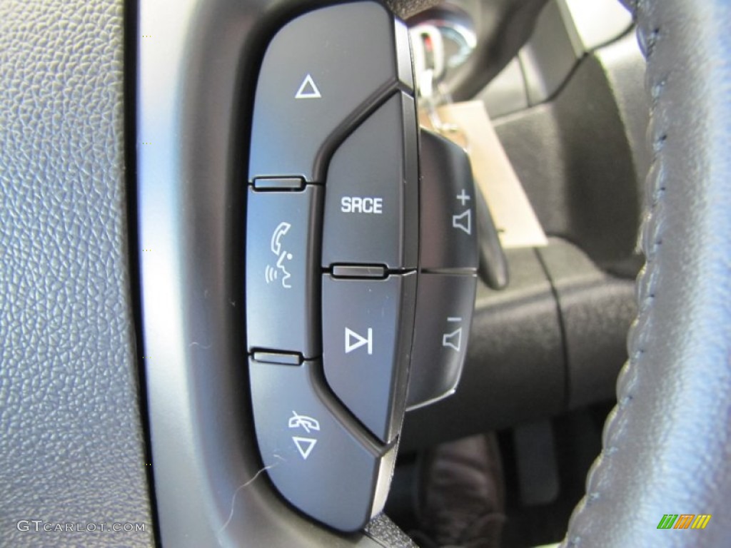 2010 Chevrolet Suburban LS 4x4 Controls Photo #52430025