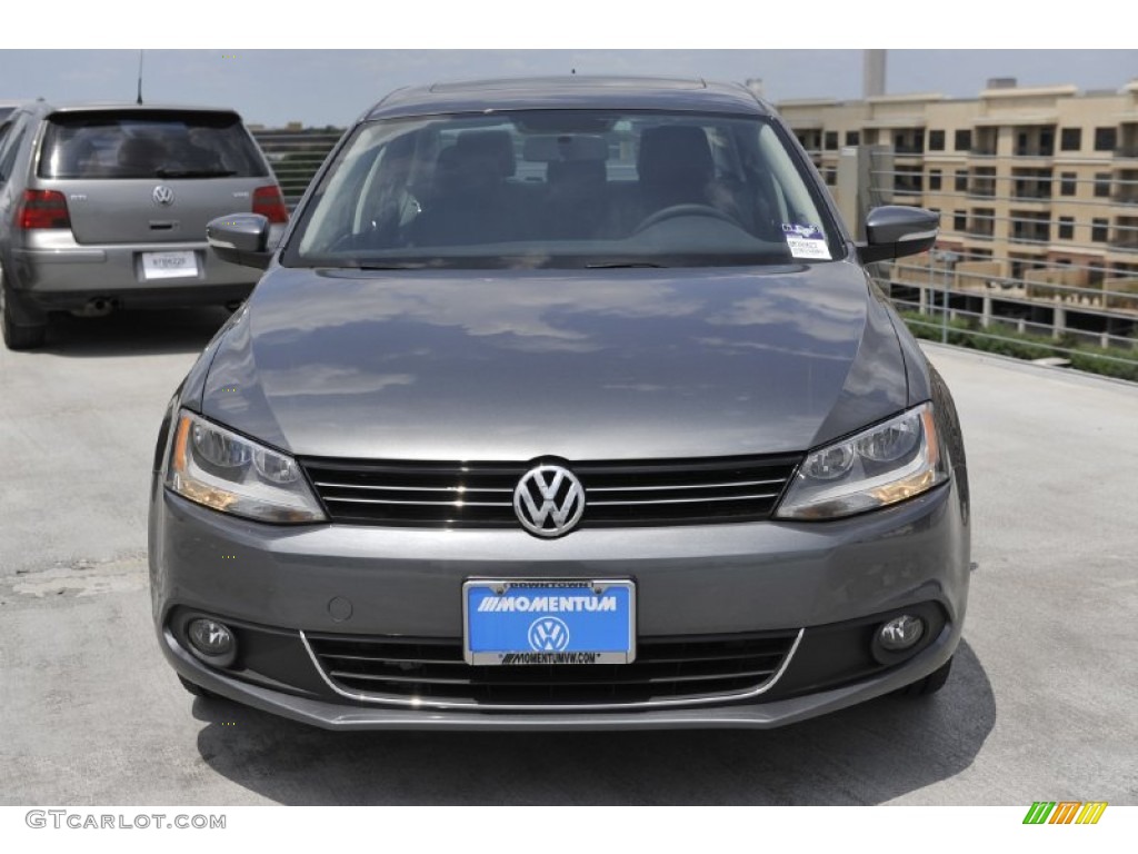 2011 Jetta SEL Sedan - Platinum Gray Metallic / Titan Black photo #2