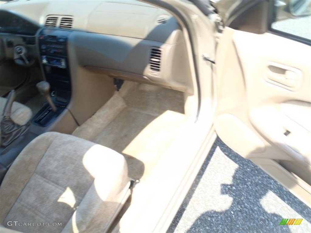 1999 Maxima GXE - Sunlit Sand Metallic / Beige photo #38