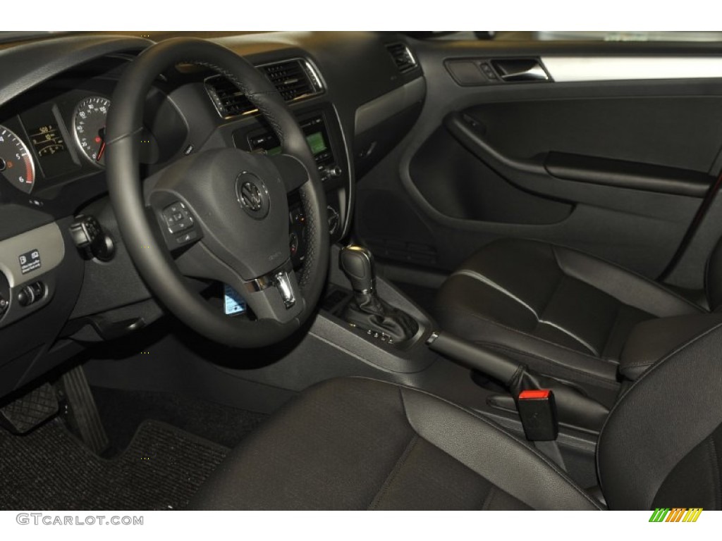 2012 Jetta TDI Sedan - Tornado Red / Titan Black photo #3