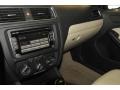 Black - Jetta SE Sedan Photo No. 11
