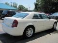 Stone White - 300 C HEMI Photo No. 2