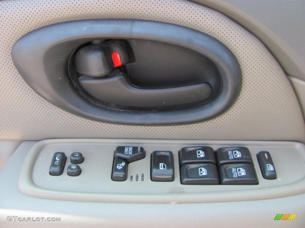 2003 Oldsmobile Bravada AWD Controls Photo #52433204