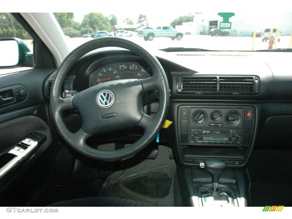 1999 Passat GLS Wagon - Royal Green Pearl / Black photo #8