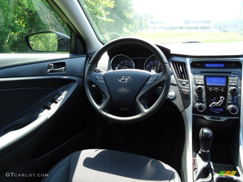 2011 Sonata SE 2.0T - Midnight Black / Gray photo #20