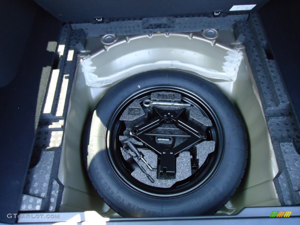 2011 Subaru Outback 2.5i Limited Wagon Trunk Photo #52436898