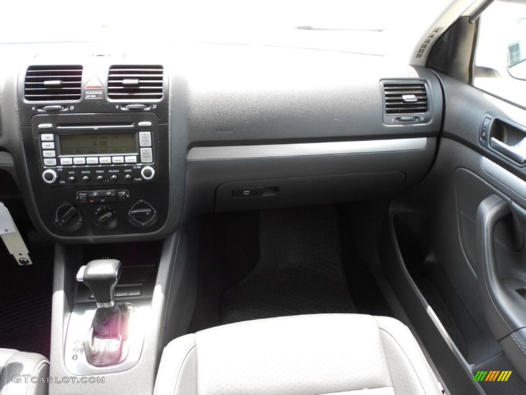 2009 Jetta SE Sedan - Candy White / Anthracite photo #19