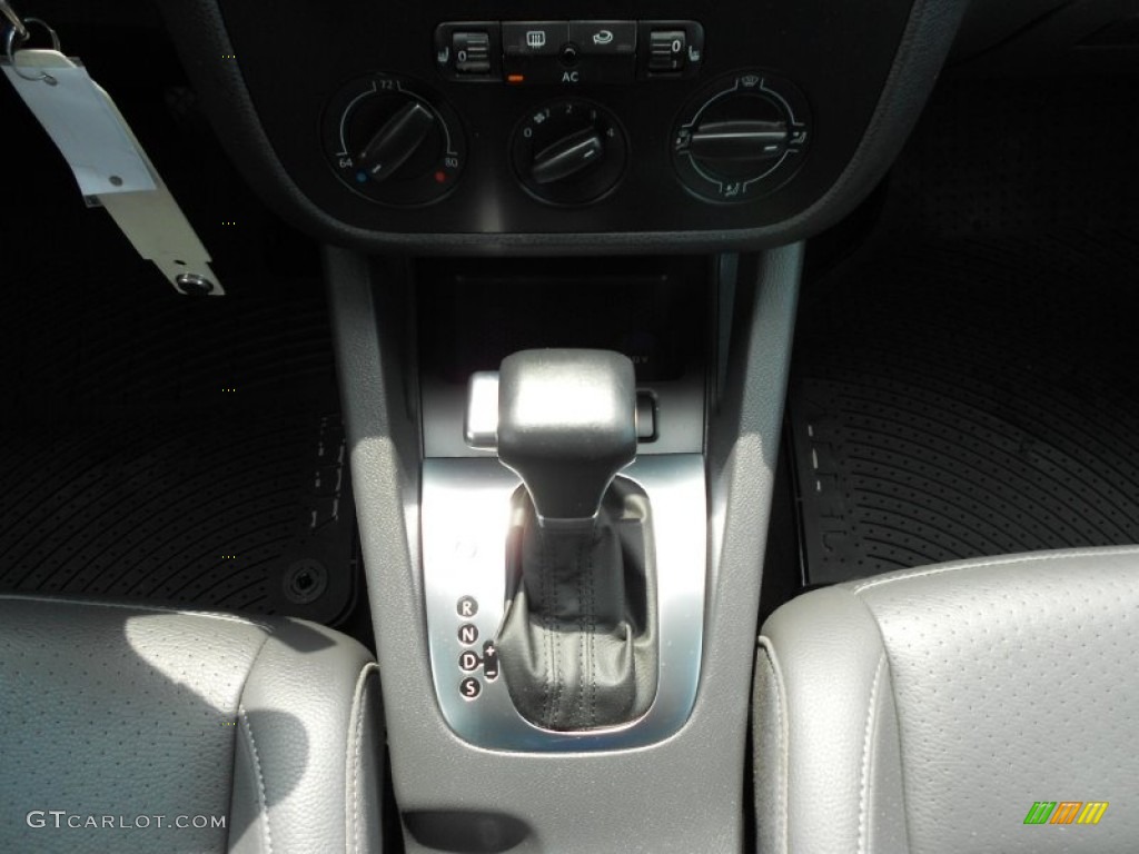 2009 Jetta SE Sedan - Candy White / Anthracite photo #22