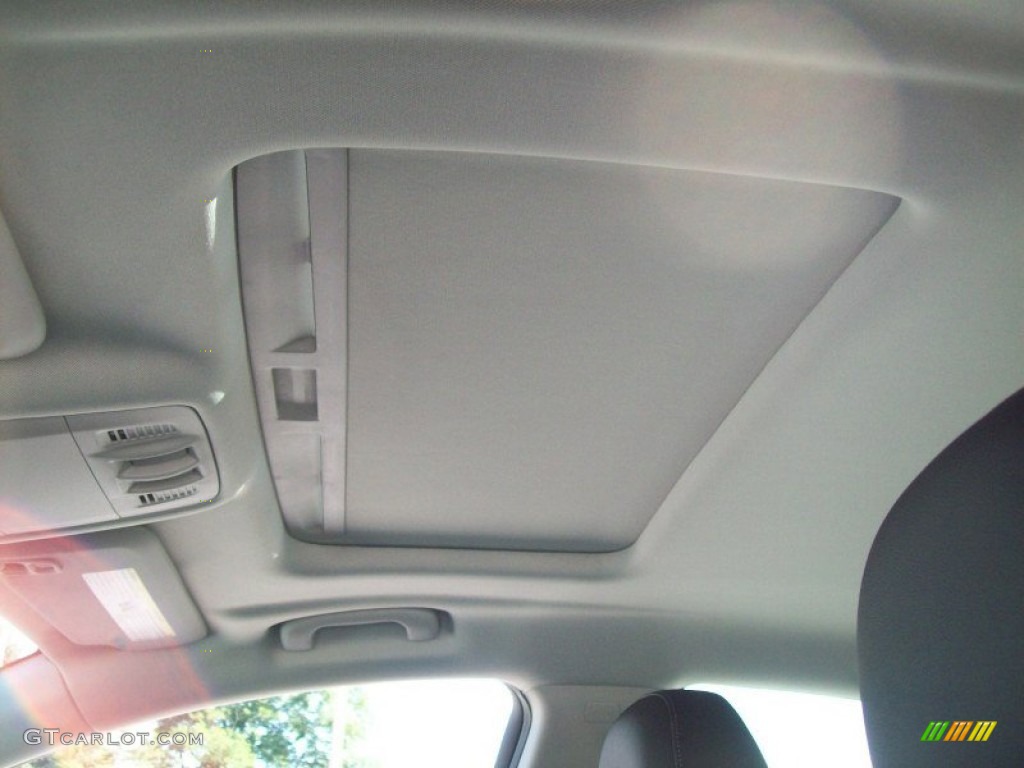 2011 Buick Regal CXL Turbo Sunroof Photo #52439509