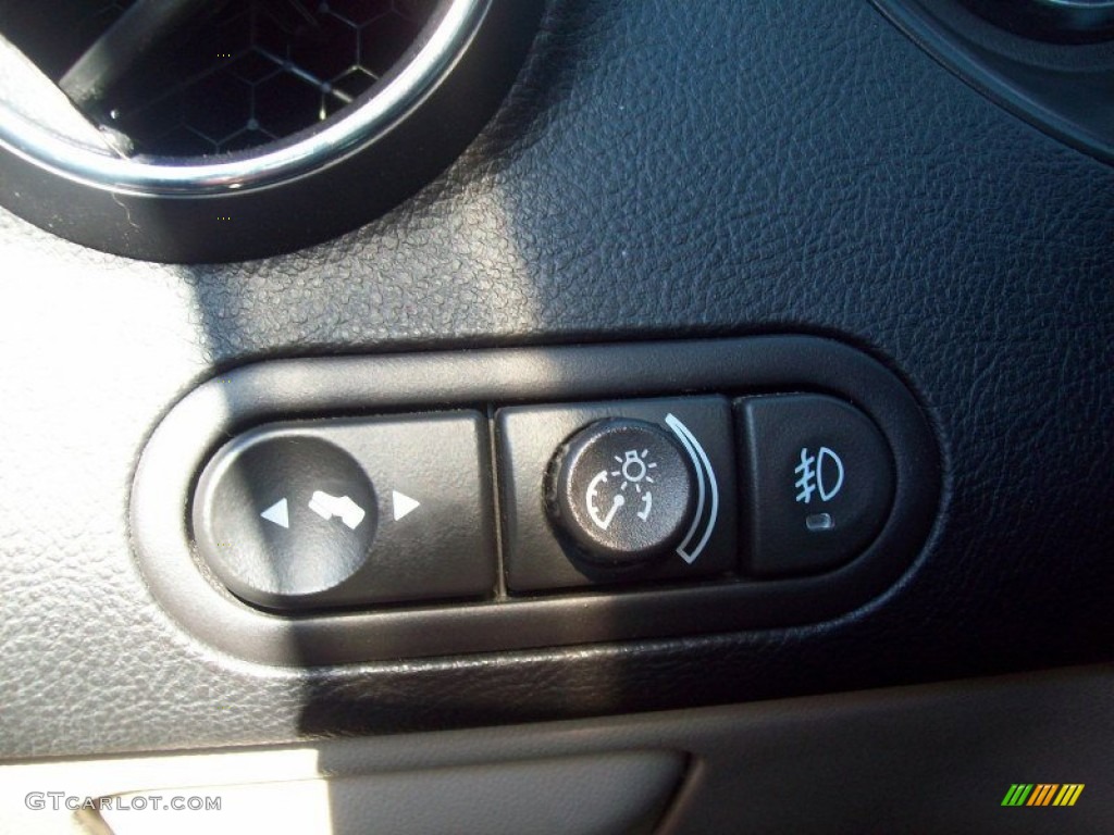 2007 G6 V6 Sedan - Granite Metallic / Light Taupe photo #25