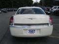 2007 Stone White Chrysler 300   photo #12