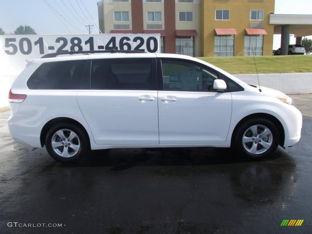 2011 Sienna LE - Super White / Light Gray photo #8