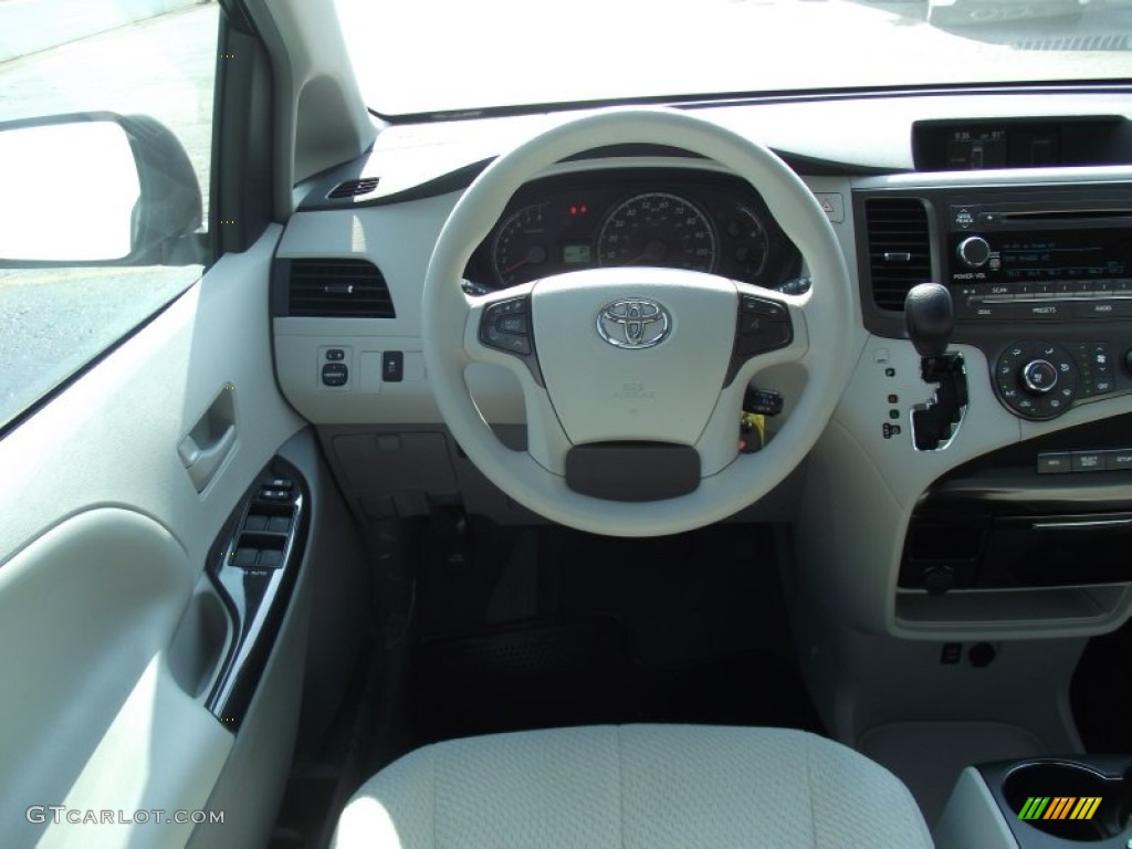 2011 Sienna LE - Super White / Light Gray photo #9