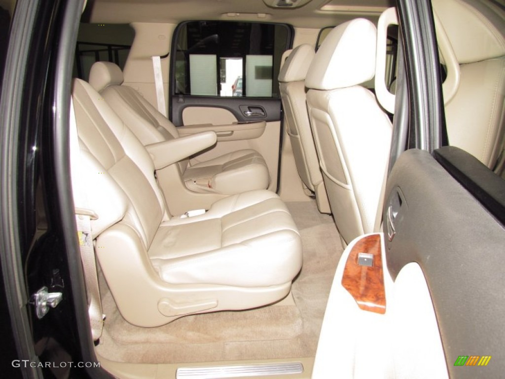 Light Cashmere/Ebony Interior 2007 Chevrolet Suburban 1500 LT Photo #52444930