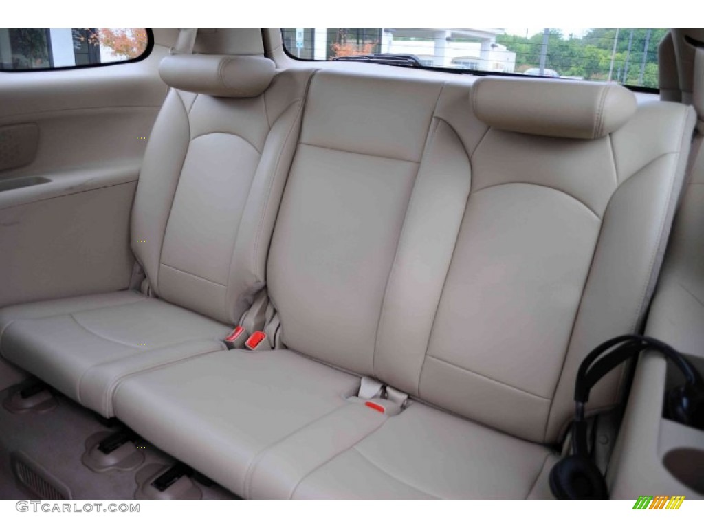 Tan Interior 2008 Saturn Outlook XR Photo #52445026