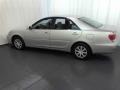 Lunar Mist Metallic - Camry LE Photo No. 18