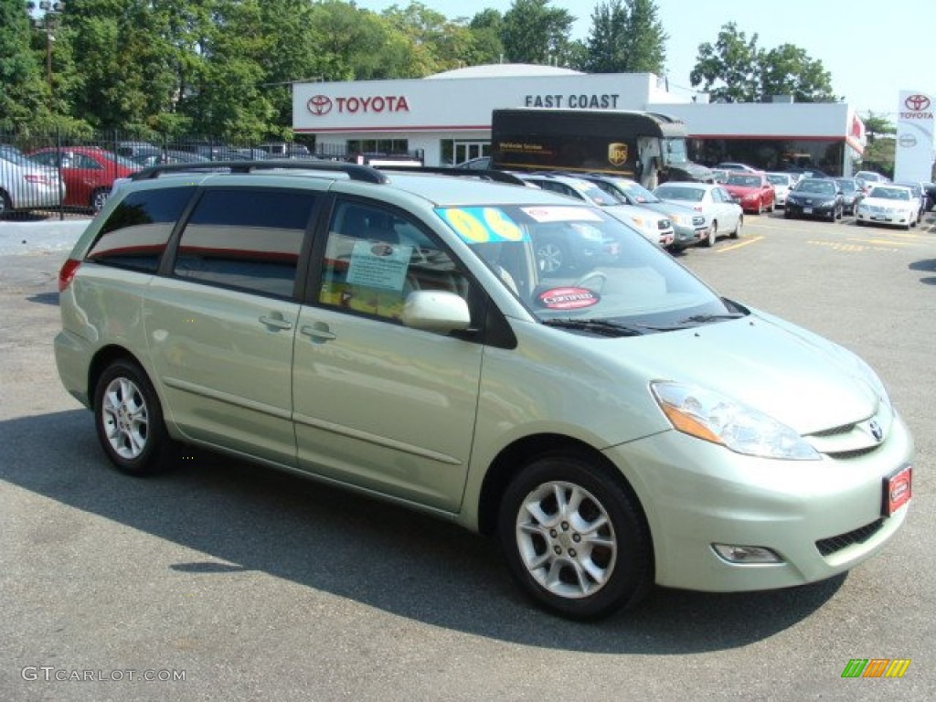 2006 Sienna XLE - Silver Pine Mica / Taupe photo #1