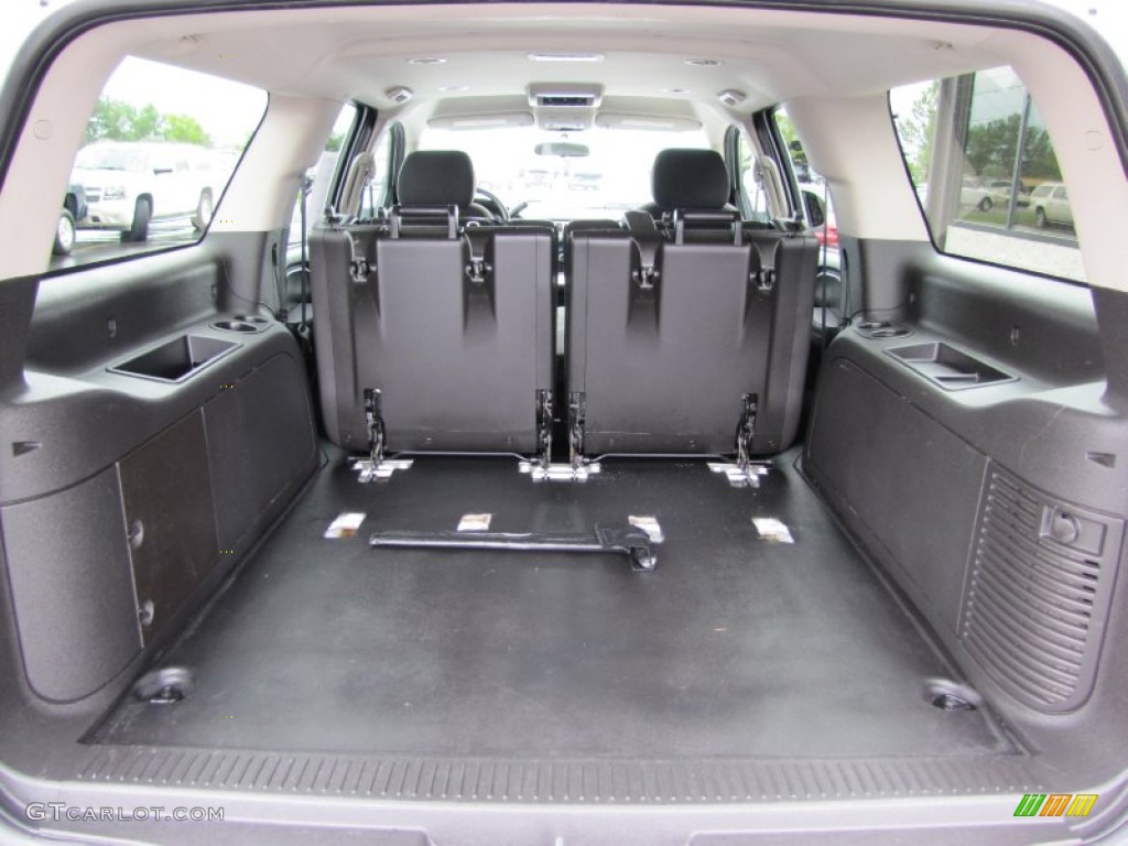 2009 Chevrolet Suburban LS 4x4 Trunk Photo #52449526