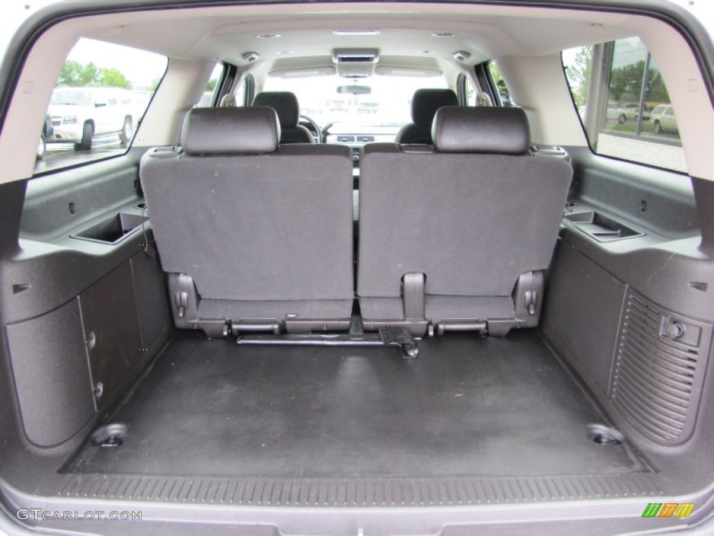 2009 Chevrolet Suburban LS 4x4 Trunk Photo #52449547