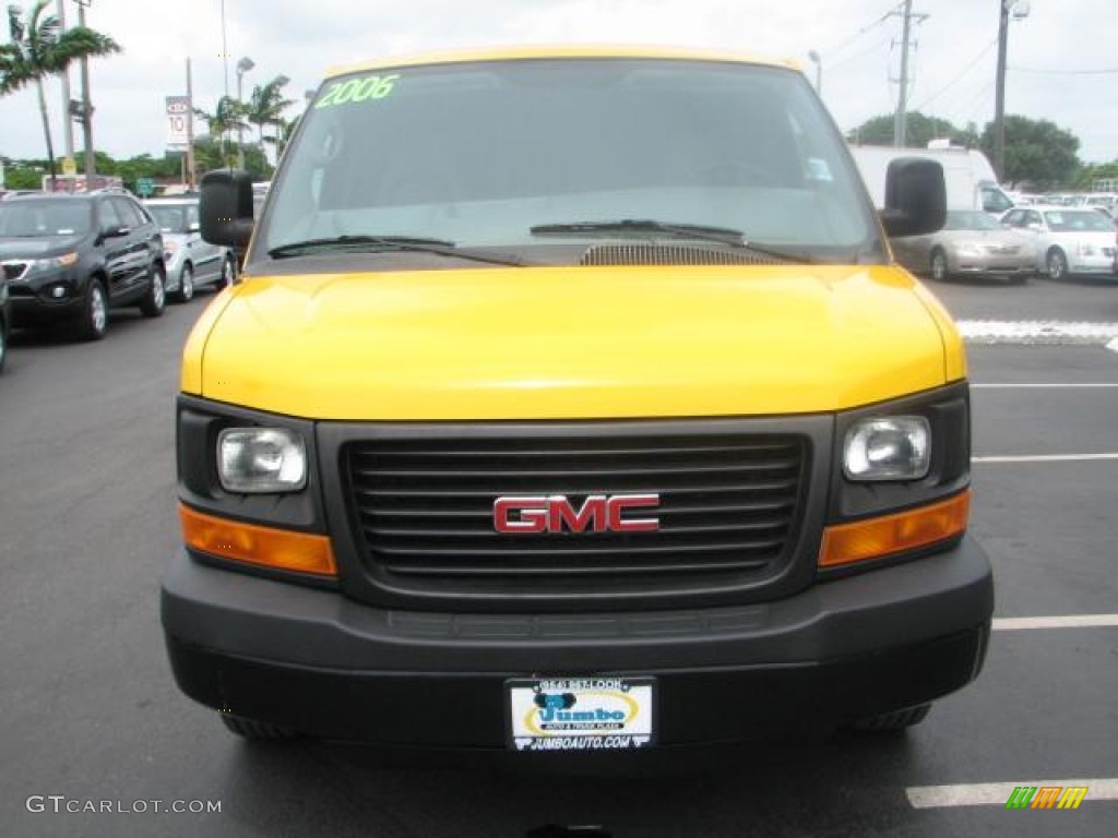 2006 Savana Van 2500 Extended Cargo - Yellow / Medium Pewter photo #3