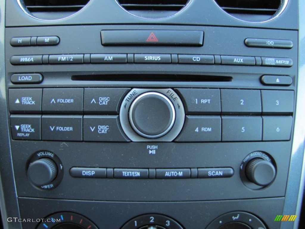 2010 Mazda CX-7 i Sport Controls Photo #52449844