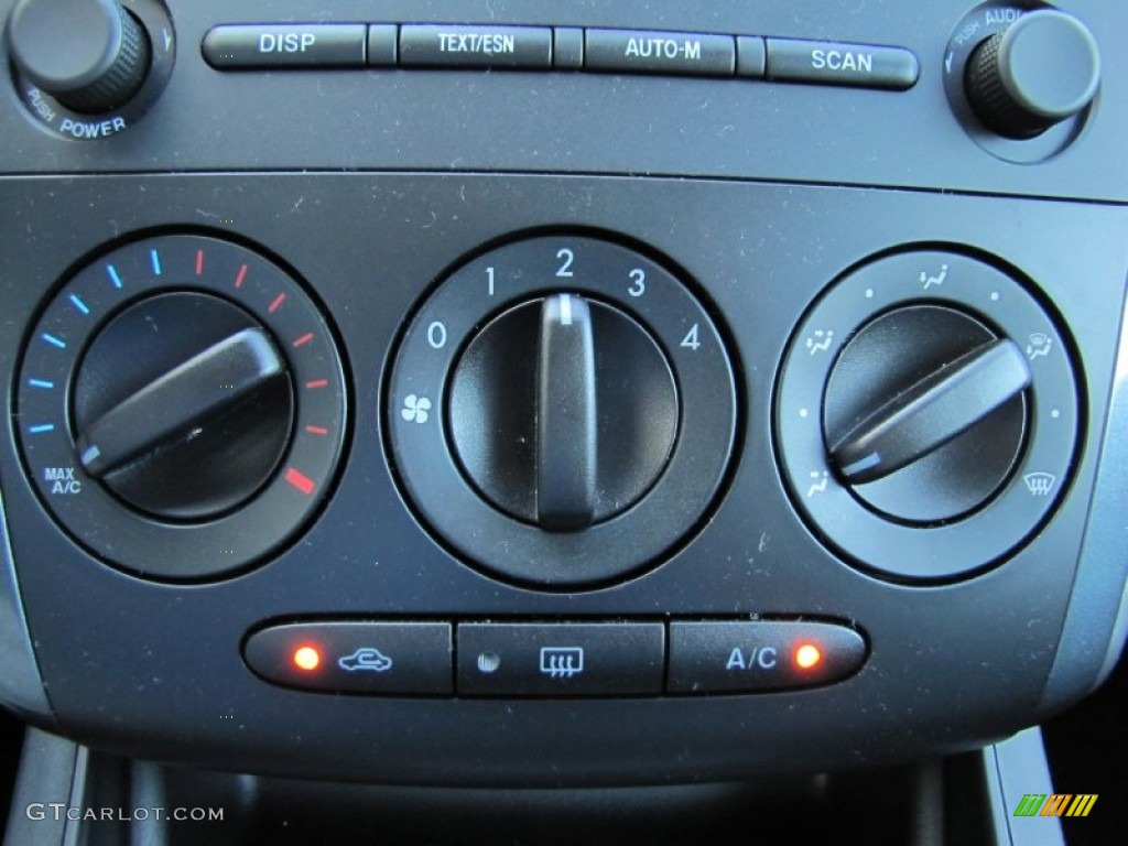 2010 Mazda CX-7 i Sport Controls Photo #52449856