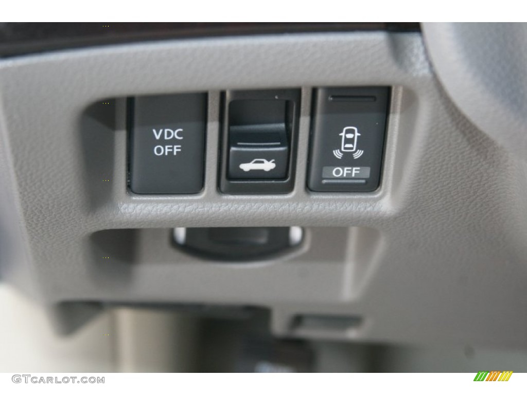 2010 Infiniti G 37 Convertible Controls Photo #52452334