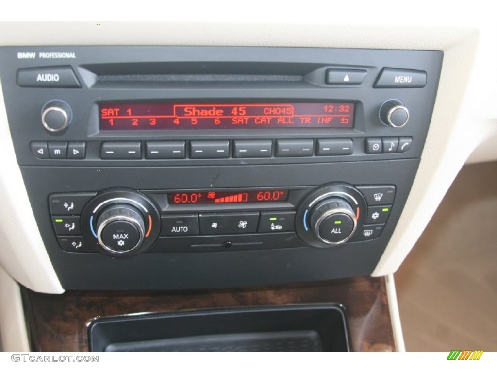 2010 BMW 3 Series 335i Coupe Controls Photo #52452430