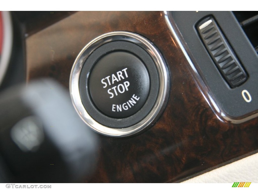 2010 BMW 3 Series 335i Coupe Controls Photo #52452439