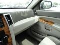 Black - Grand Cherokee Limited 4x4 Photo No. 21