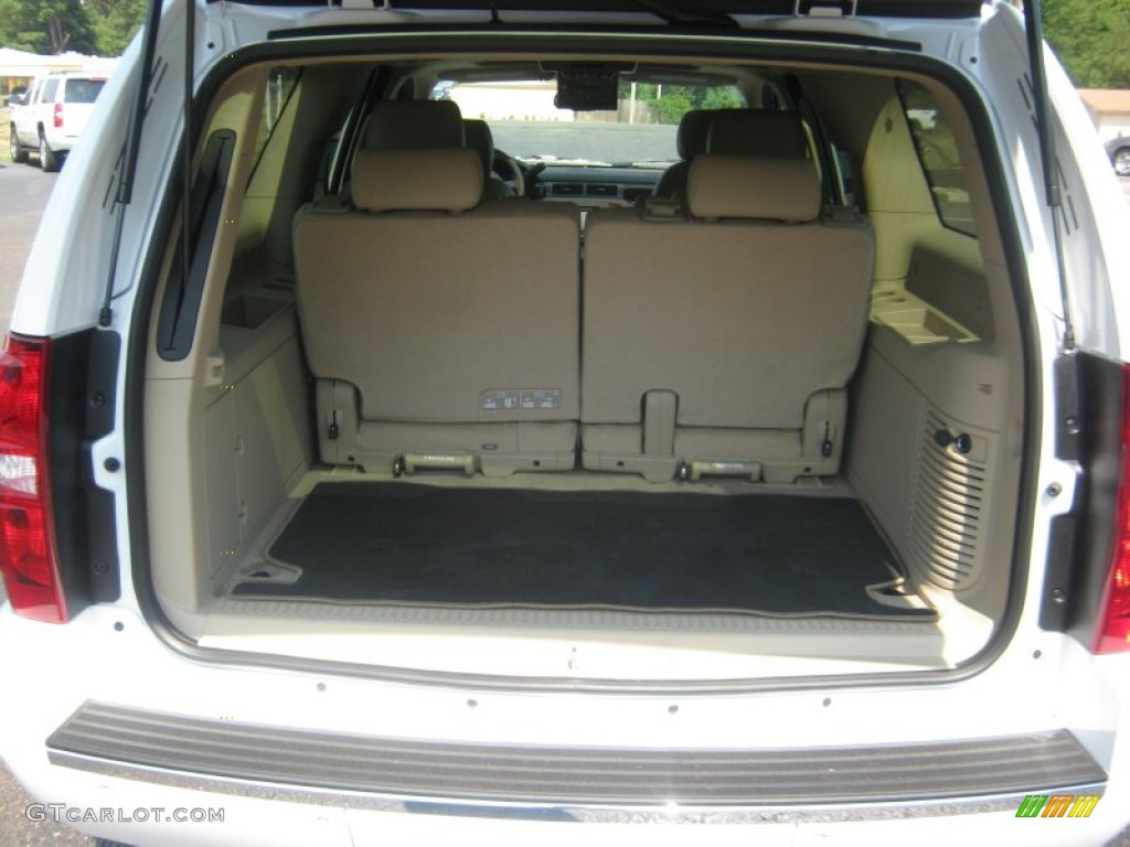 2011 Suburban LTZ - Summit White / Light Cashmere/Dark Cashmere photo #23