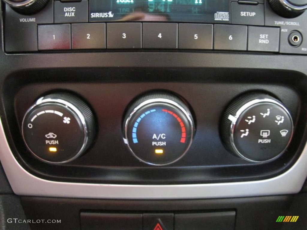 2010 Caliber SXT - Stone White / Dark Slate Gray photo #16