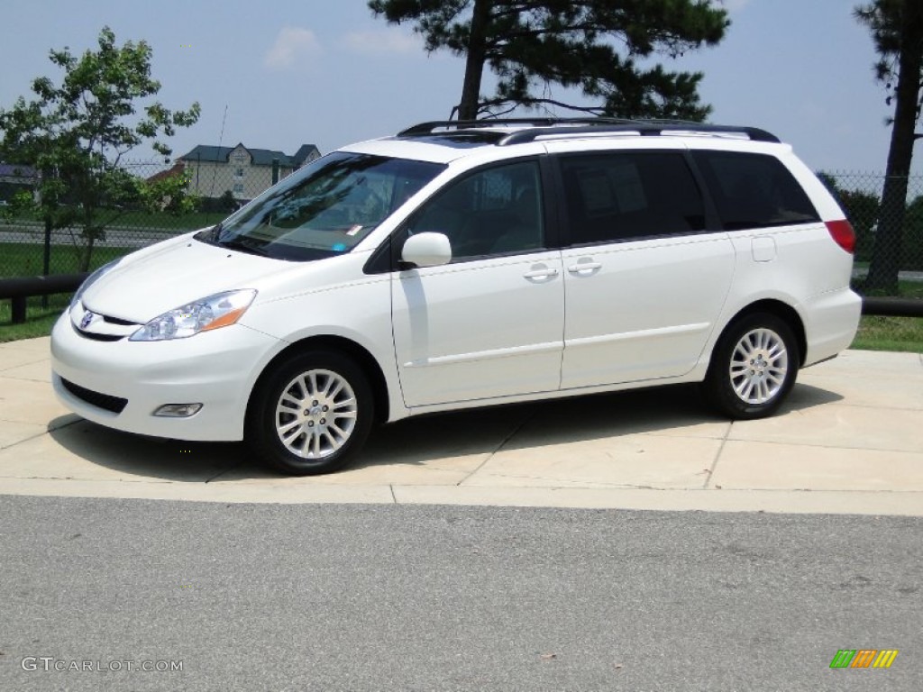 2010 Sienna XLE - Super White / Taupe photo #10