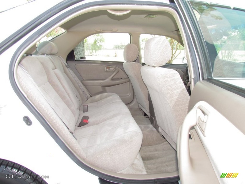 Oak Interior 2001 Toyota Camry LE Photo #52463111